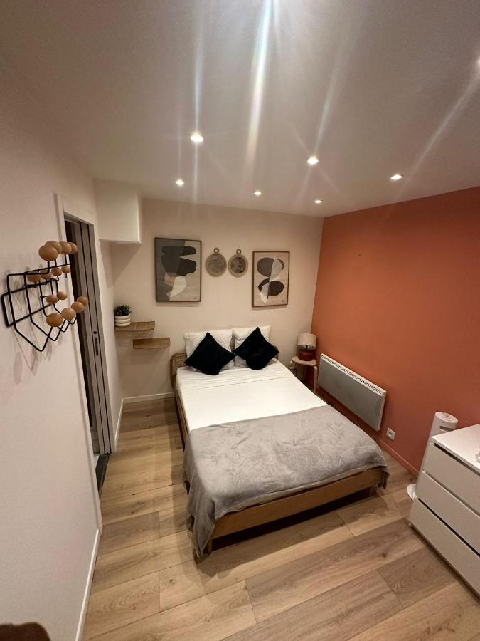 パリModern And Warm Fully Renovated Split Level Apart Steps Away From The Grands Boulevardアパートメント エクステリア 写真