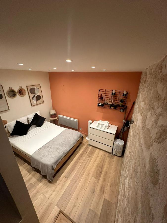パリModern And Warm Fully Renovated Split Level Apart Steps Away From The Grands Boulevardアパートメント エクステリア 写真